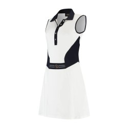 Une robe de golf technique et féminine