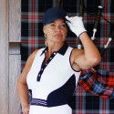 Une robe de golf technique et féminine