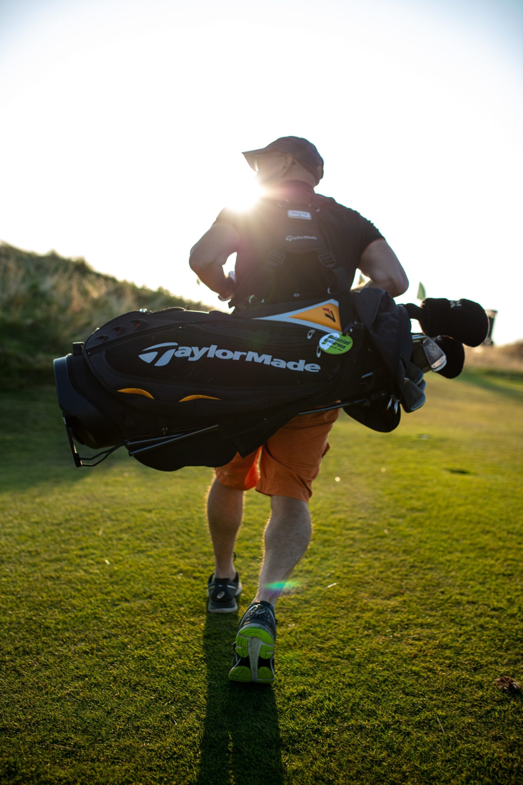 Porter un sac de golf