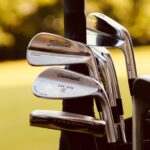 Quels sont les clubs à mettre dans son sac de golf en fonction de son niveau de jeu et de ses préférences ?