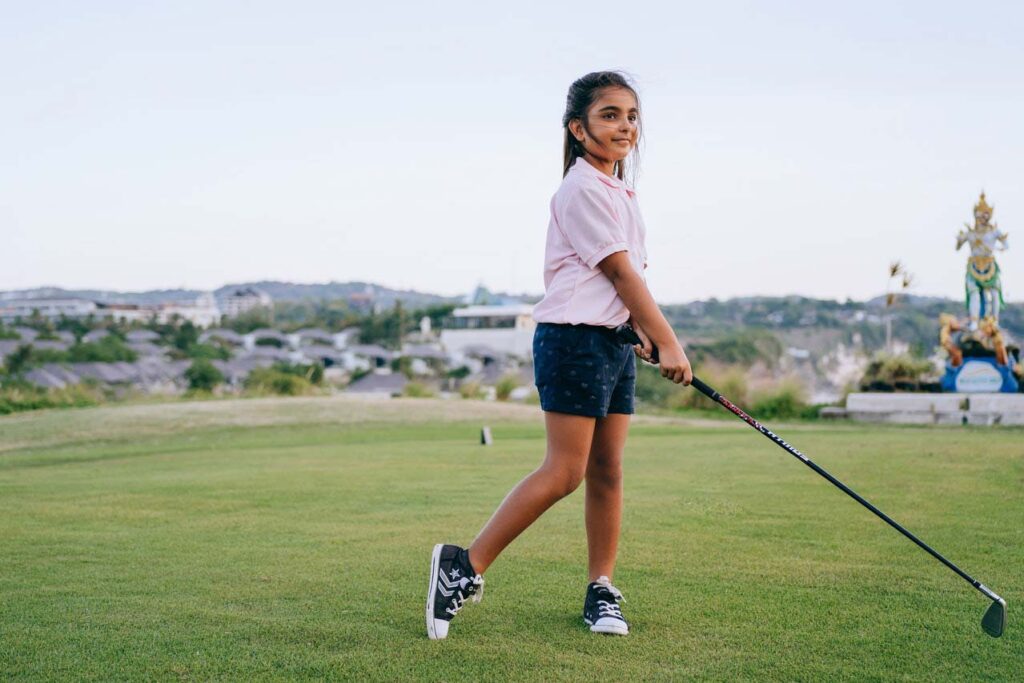 Comment initier vos enfants au golf