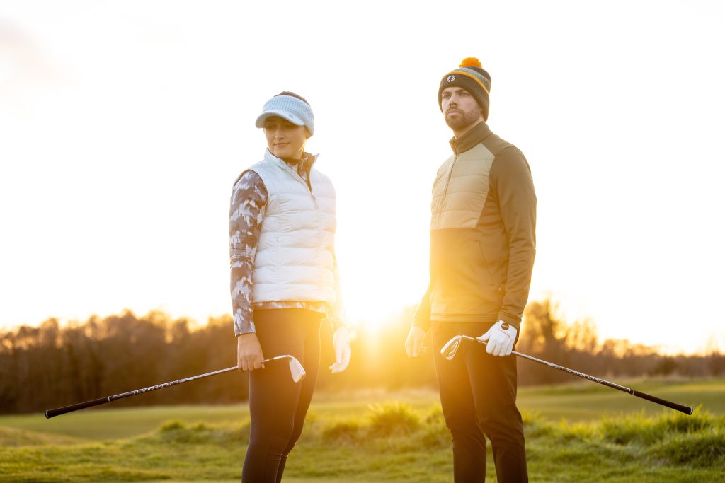 Comment s’habiller pour jouer au golf en hiver : le guide complet pour rester au chaud, au sec et performant